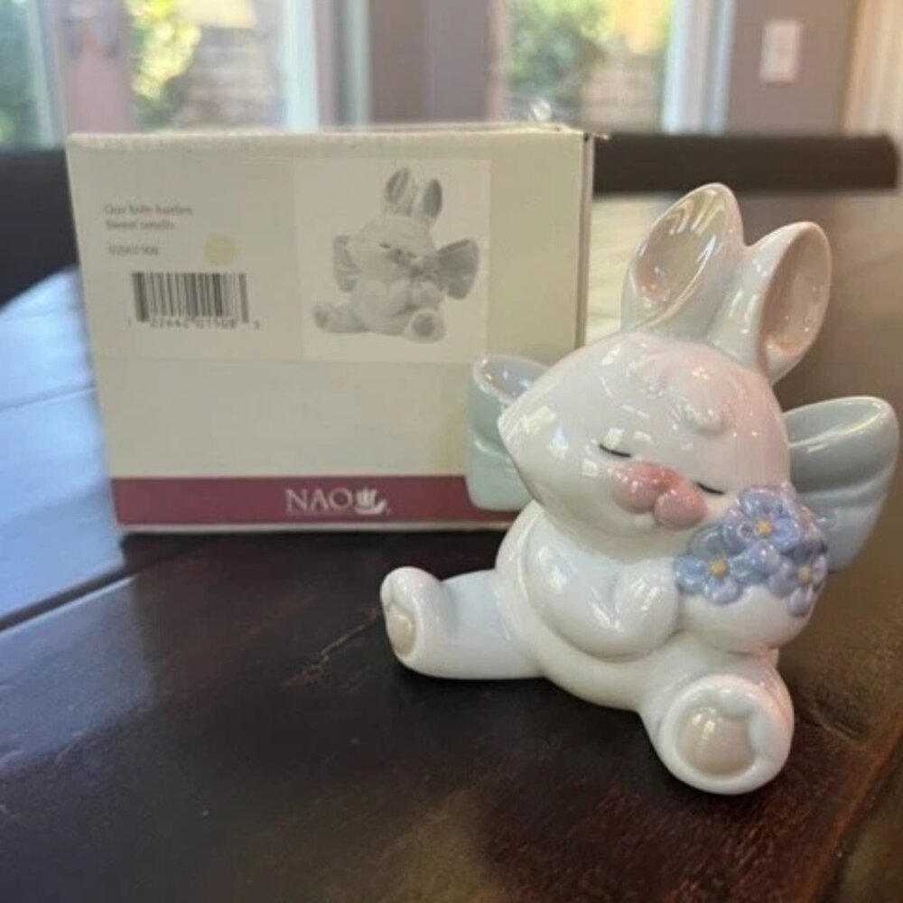 Nao by Lladro “Sweet Smells” Bunny Figurine – Porcelain Collectible w/ Original